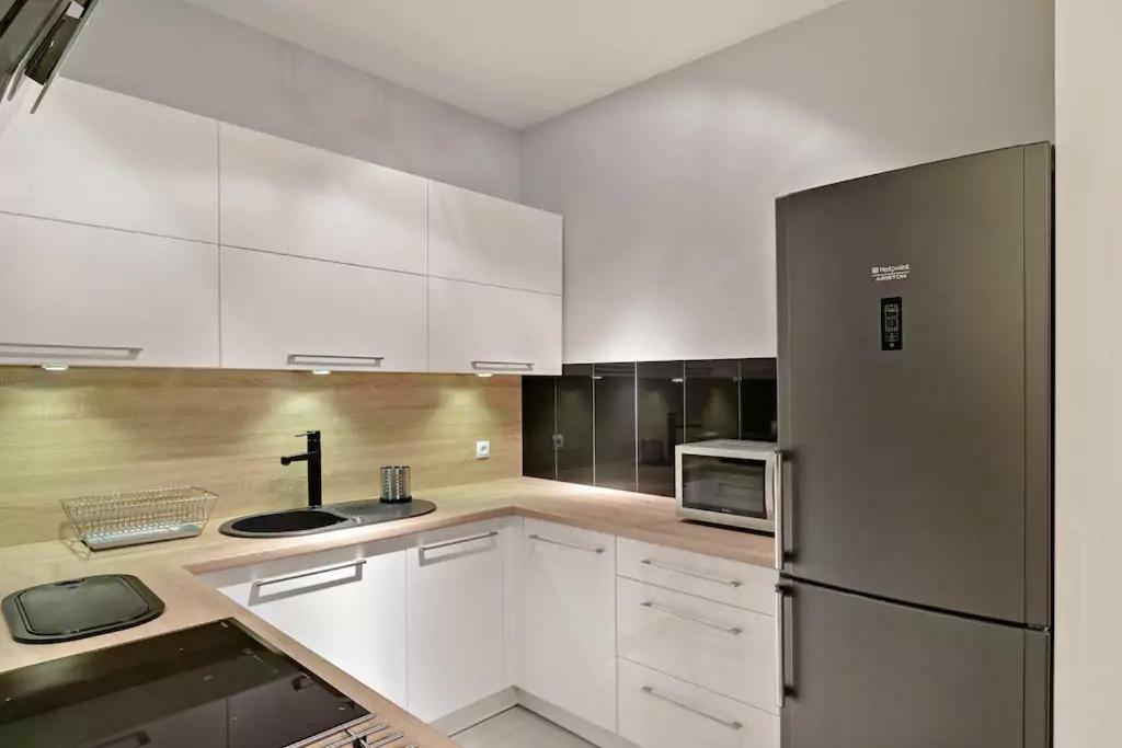 Strict Center Towarowa Apartment Poznan Exterior photo